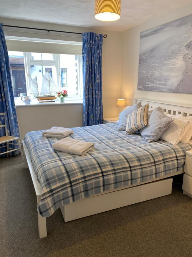 Trafalgar, Lovely Ground Floor Flat With Outside Patio Garden, Minutes Walk To Seafront Seaview Exteriér fotografie