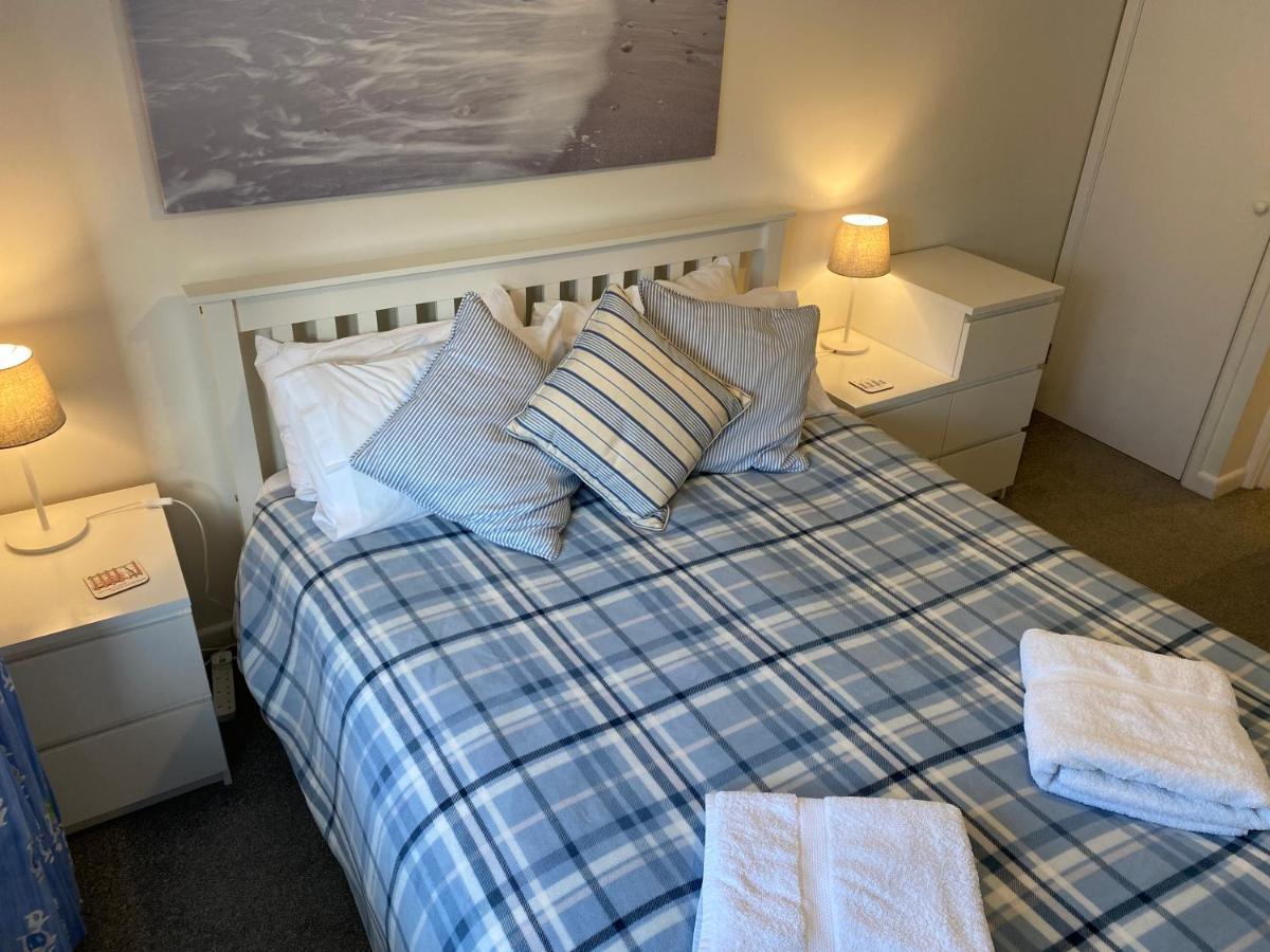 Trafalgar, Lovely Ground Floor Flat With Outside Patio Garden, Minutes Walk To Seafront Seaview Exteriér fotografie