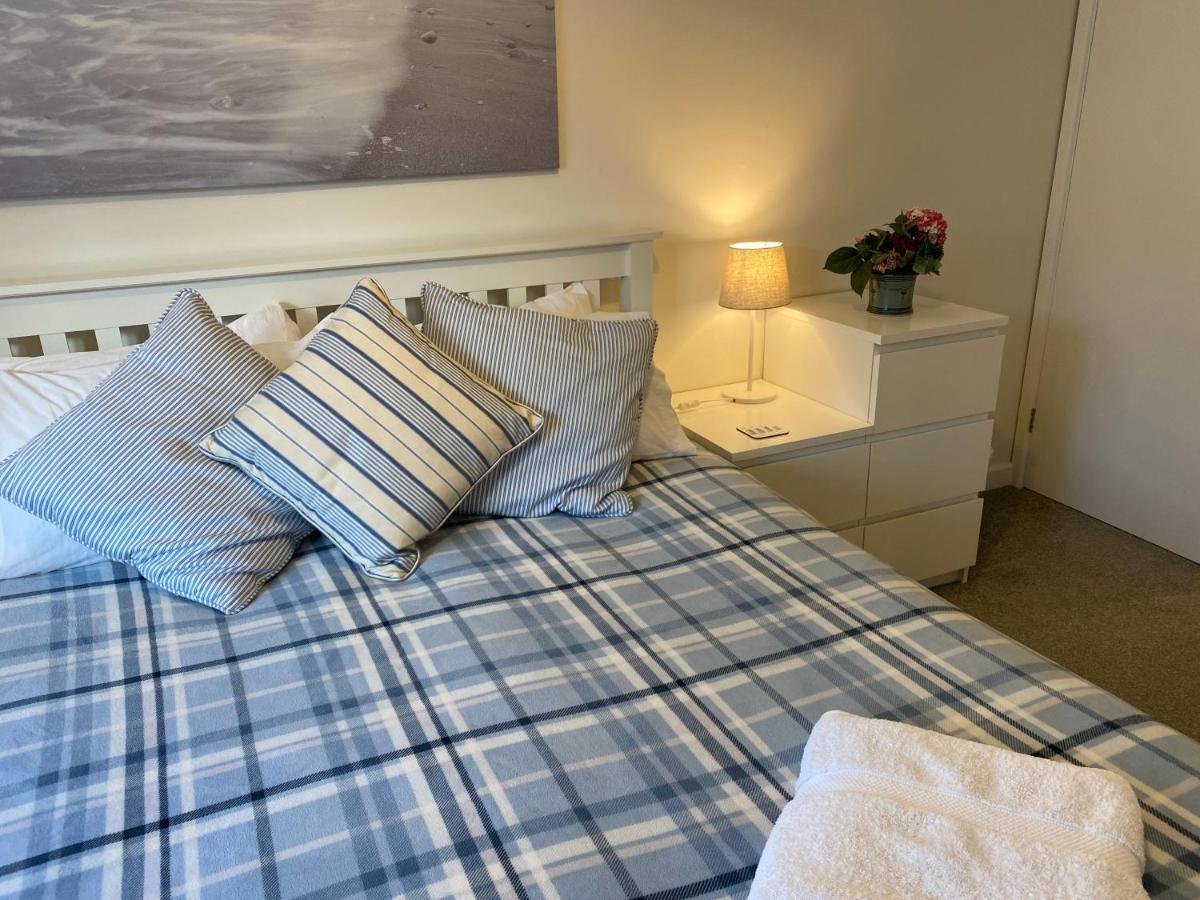 Trafalgar, Lovely Ground Floor Flat With Outside Patio Garden, Minutes Walk To Seafront Seaview Exteriér fotografie