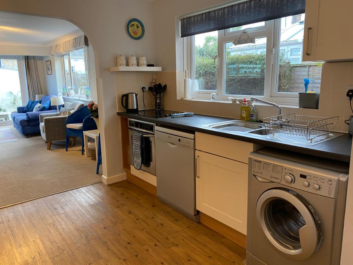 Trafalgar, Lovely Ground Floor Flat With Outside Patio Garden, Minutes Walk To Seafront Seaview Exteriér fotografie