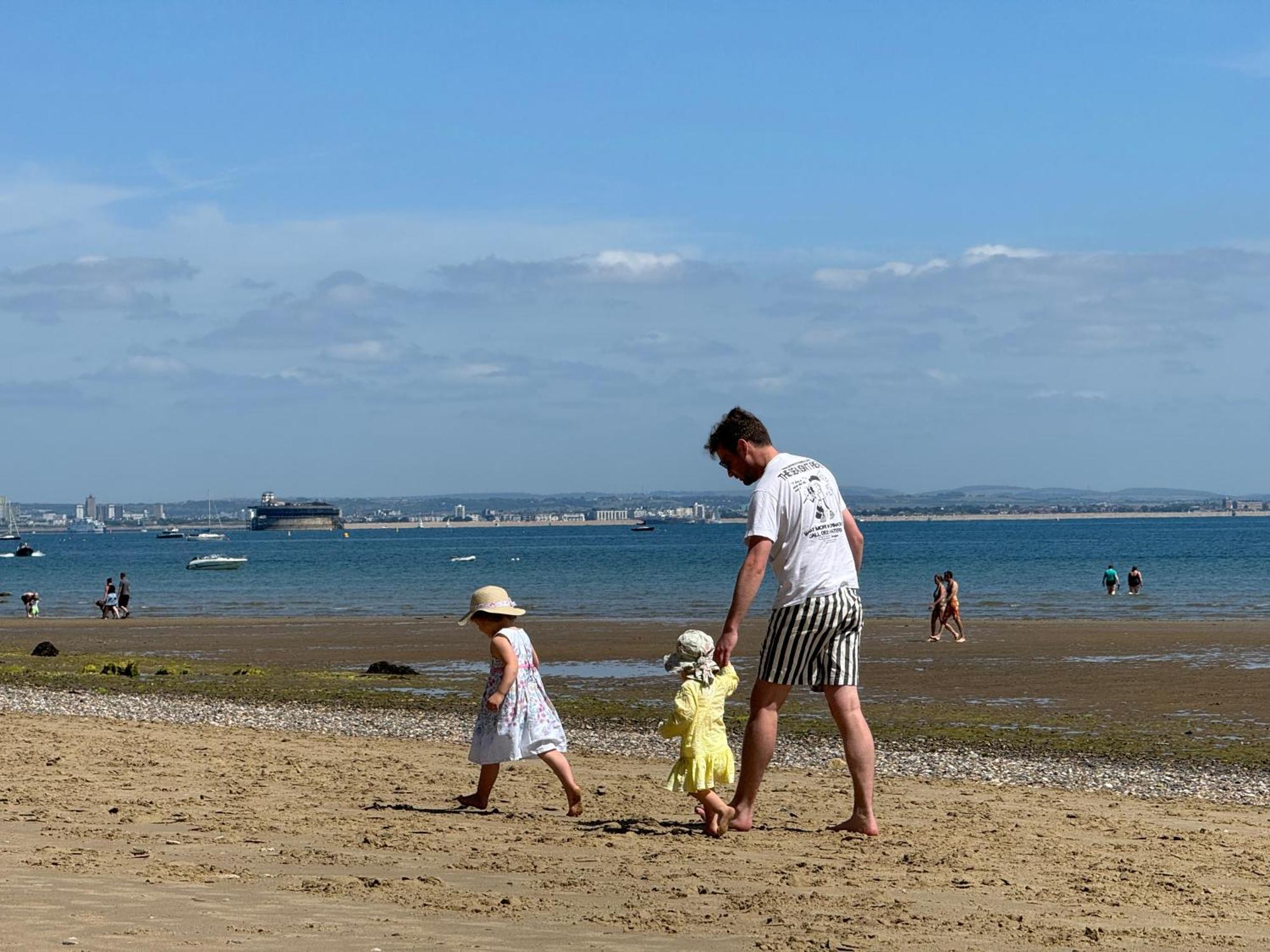 Trafalgar, Lovely Ground Floor Flat With Outside Patio Garden, Minutes Walk To Seafront Seaview Exteriér fotografie